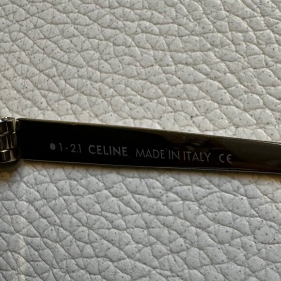 Céline - Metal Frame 22 Sunglasses in Metal and Acetate - Black Gold - Picture 5 of 6